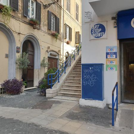 Monti'S Holiday Apartment Roma Exterior foto