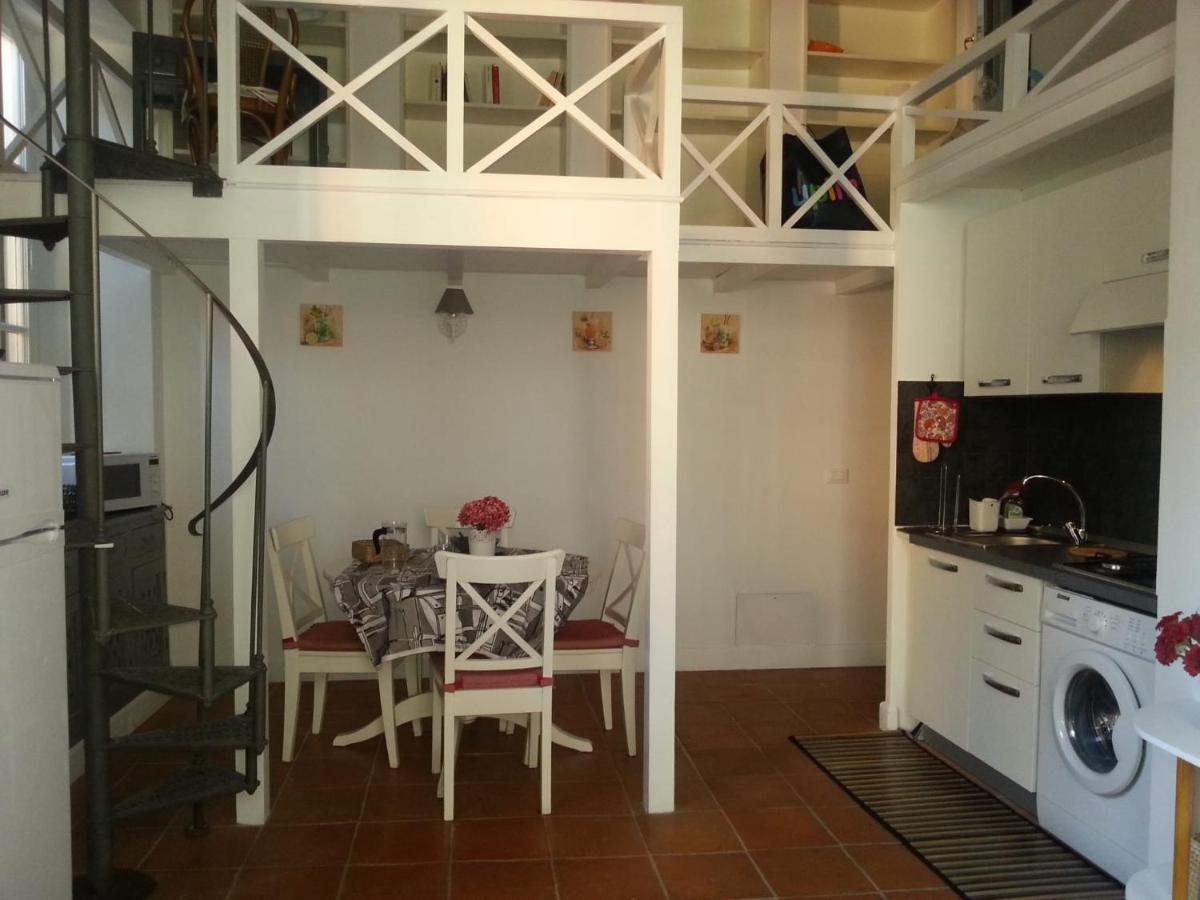 Monti'S Holiday Apartment Roma Exterior foto